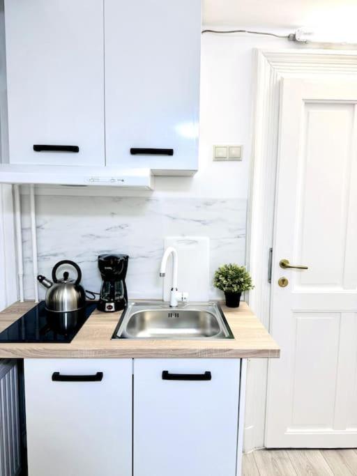 Апартаменты L2 Centre Loft With Ac
